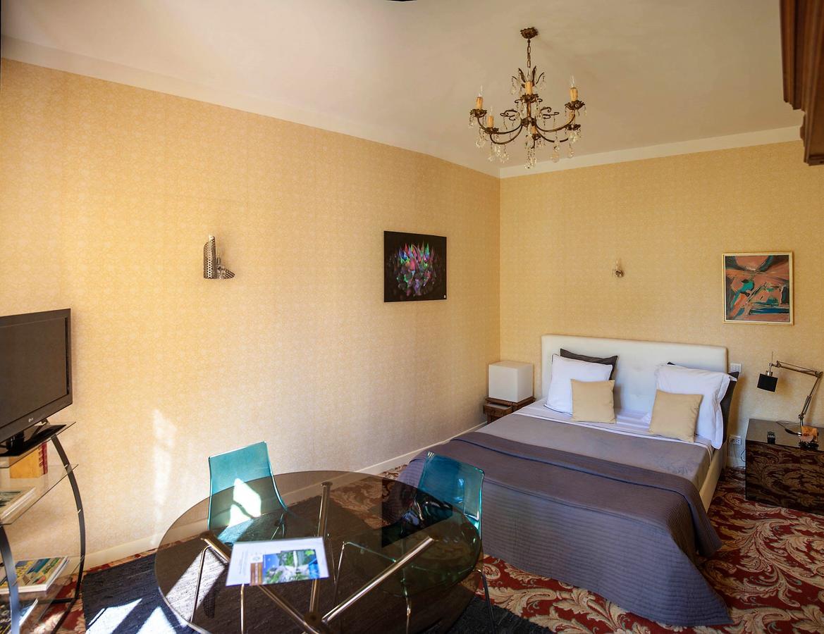 Ermitage De Peyreleau Bed & Breakfast Exterior photo
